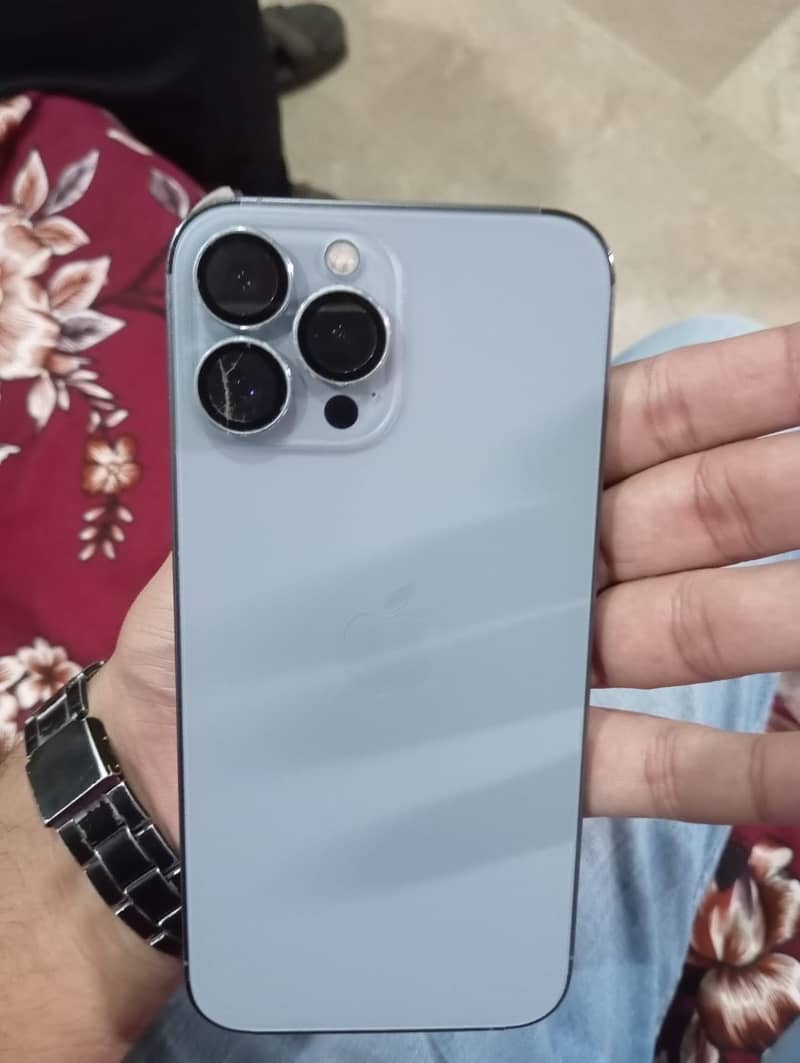 Apple iPhone 13 Pro Max 3