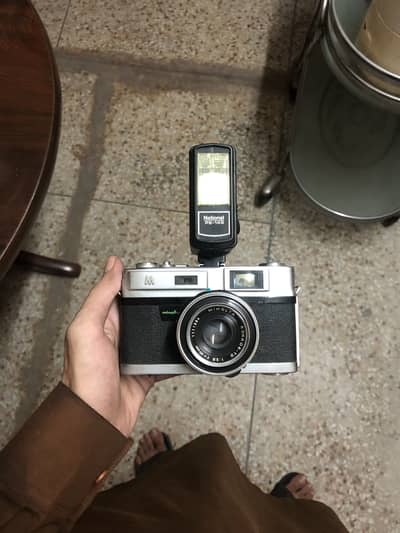 Vintage Minolta 35mm Rangefinder Camera with National PE-145 Flash