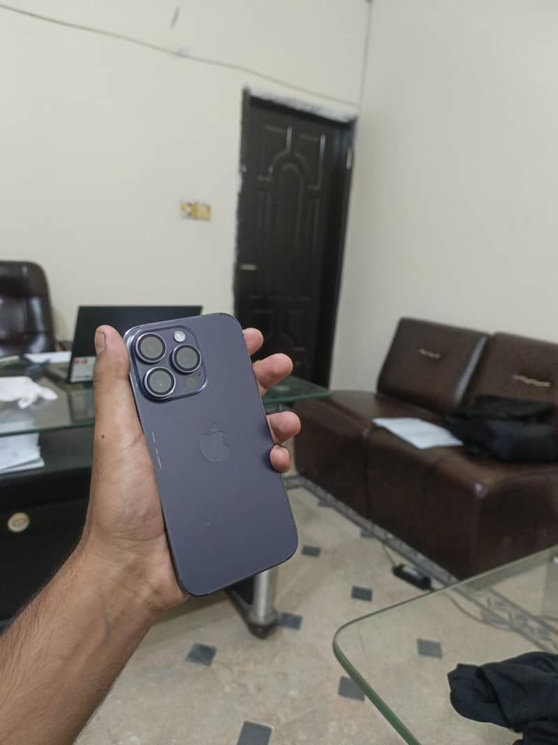 Apple iPhone 14 Pro 0