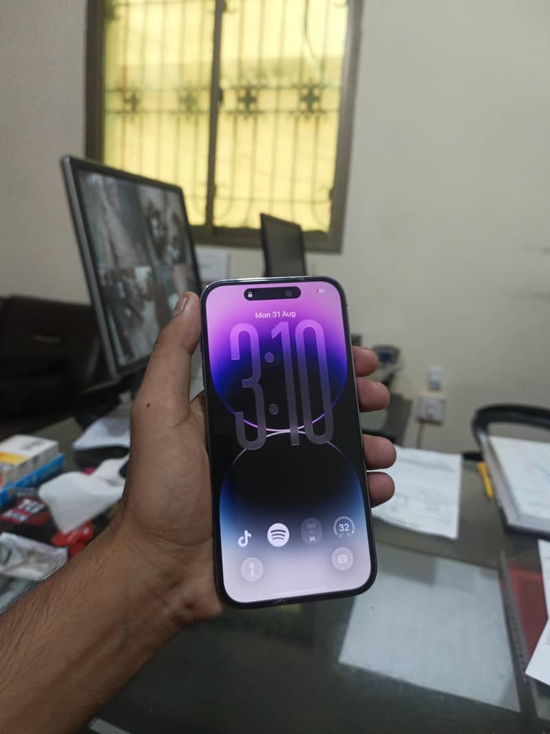 Apple iPhone 14 Pro 1