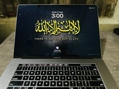 Apple MacBook Pro 2019 15" i9 32GB RAM 1TB SSD 4GB GPU