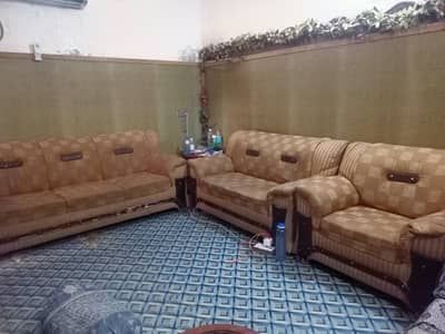 6 Seater Sofa Set Good Condition