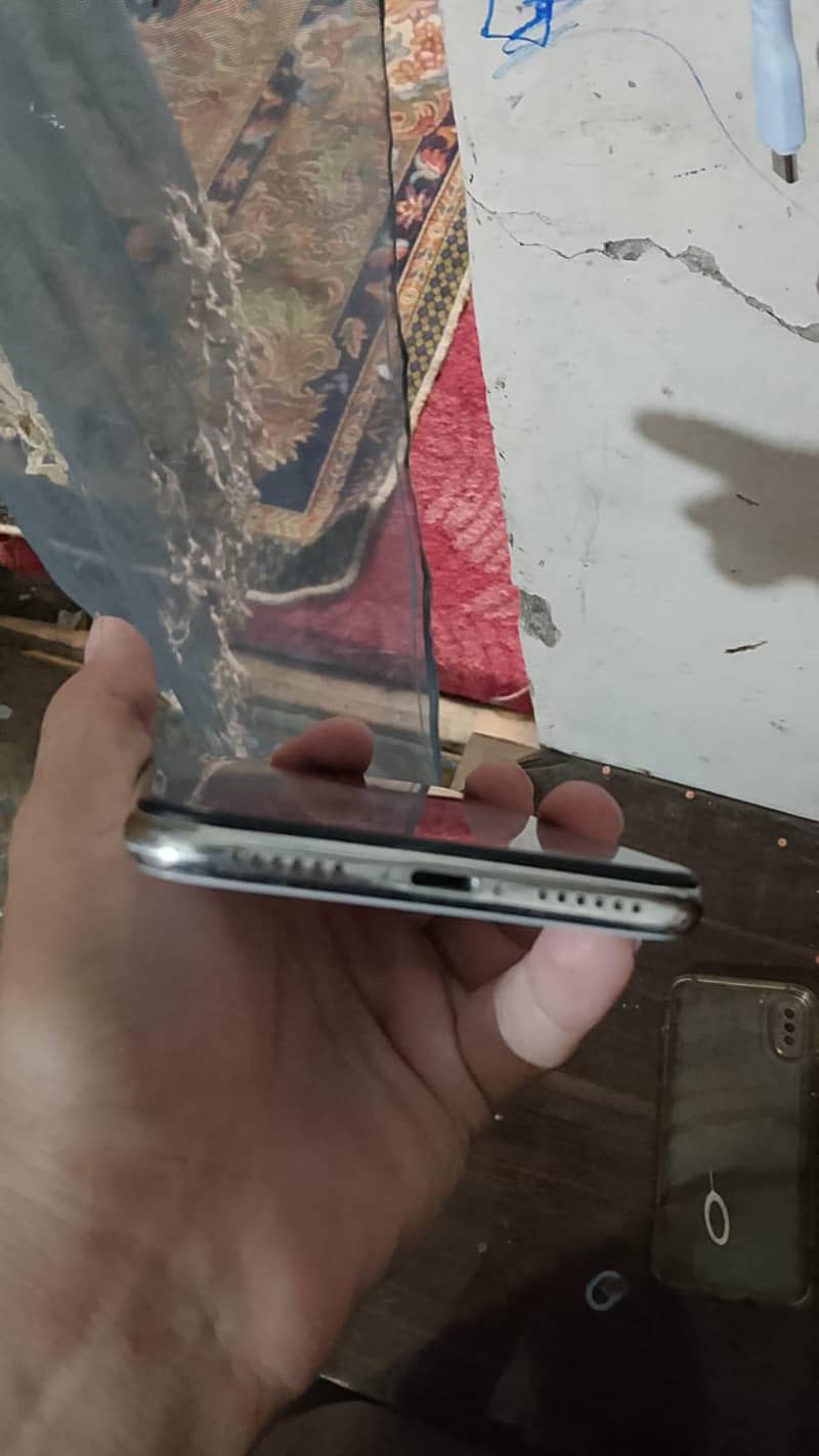 Apple iPhone XS 1