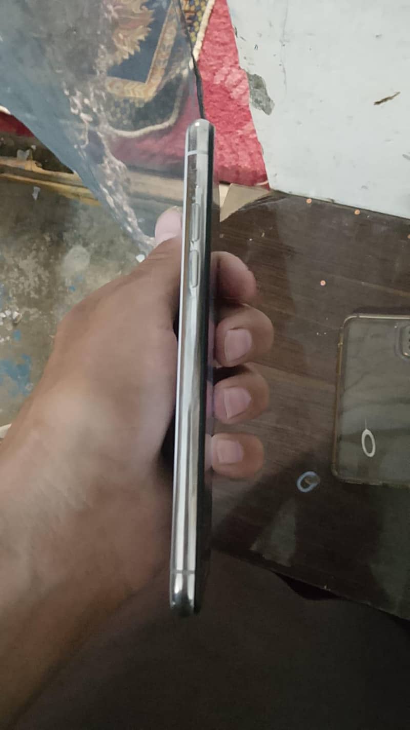Apple iPhone XS 2