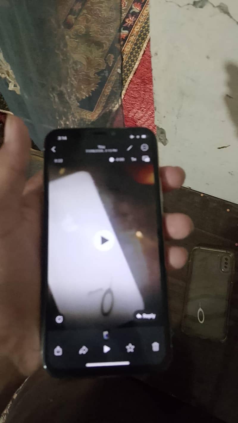 Apple iPhone XS 6