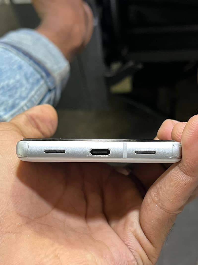 Google Pixel 7a 2