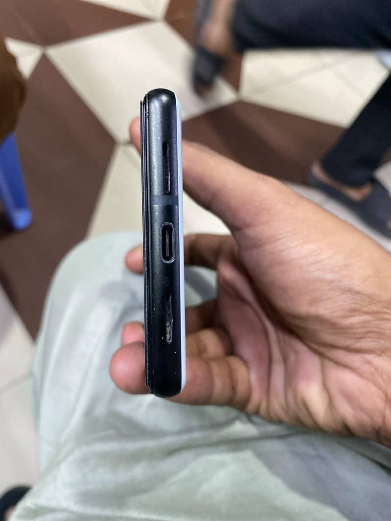 Google Pixel 6 4