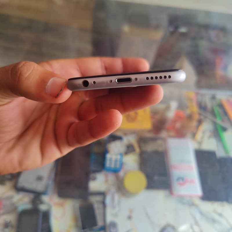 Apple iPhone 6S 5