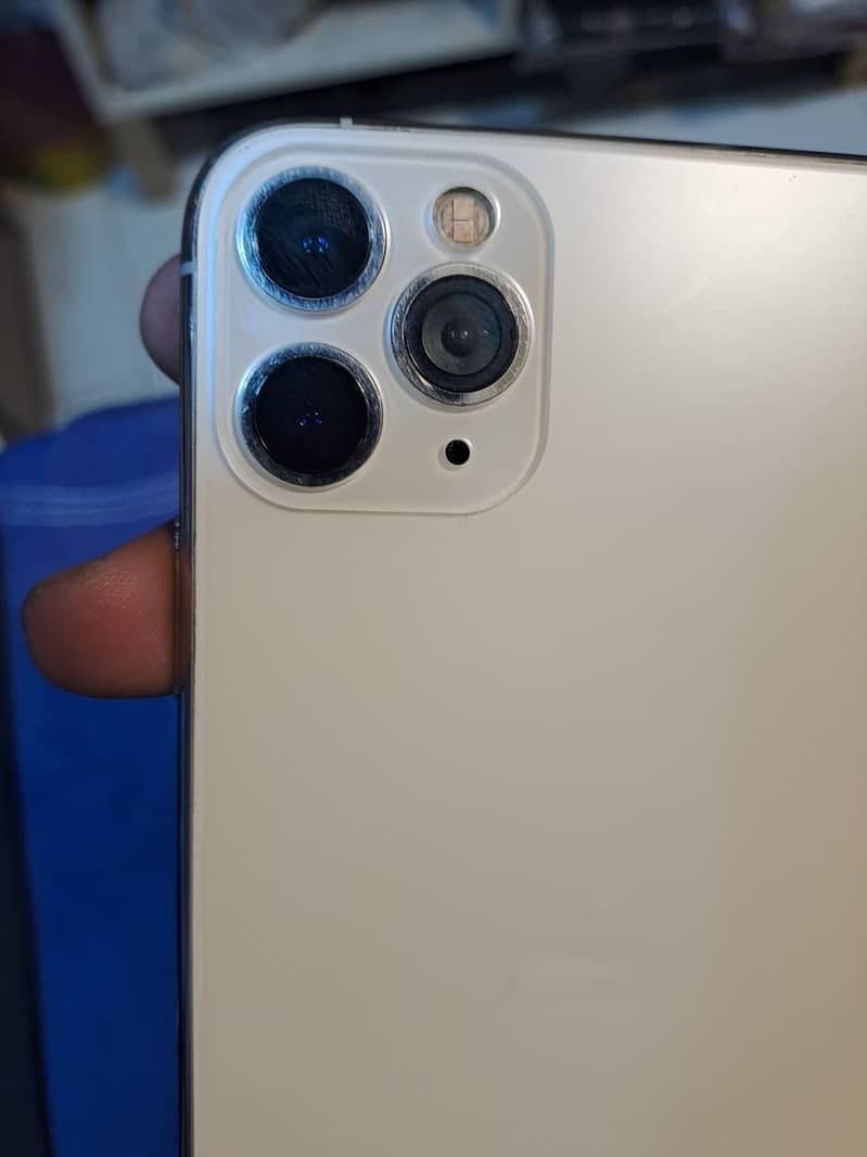 Apple iPhone 11 Pro Max 2