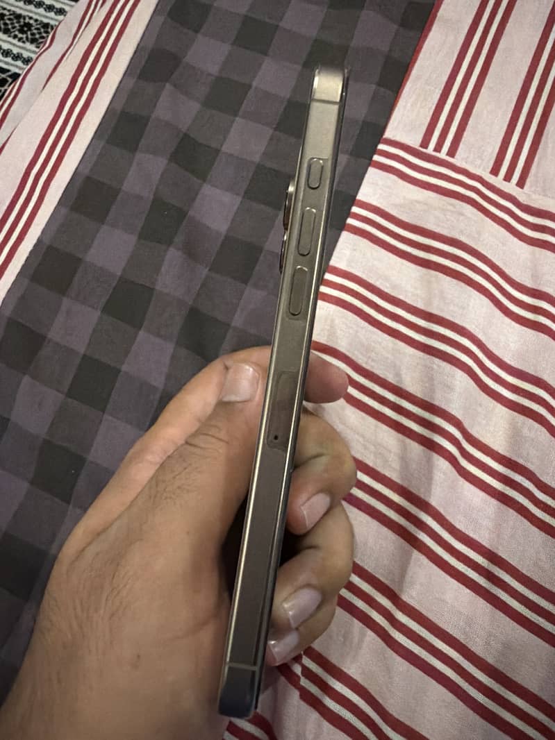 Iphone 16 pro max 1
