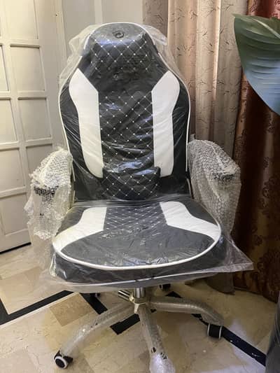 Selling 100% New Chair [plastic wrapped]
