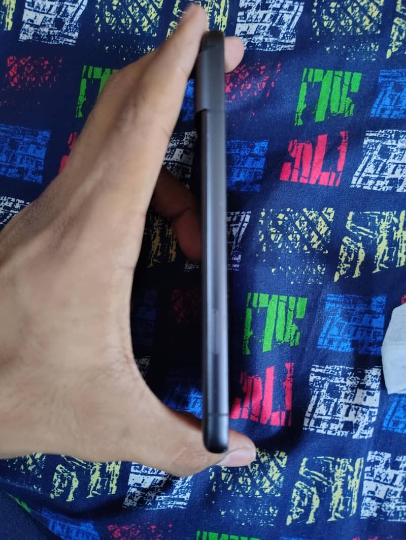 Google Pixel 8 4