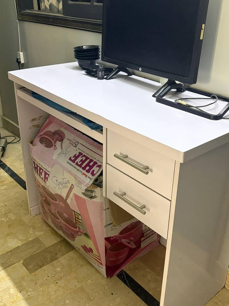 Computer Table | Handcrafted workstation 1