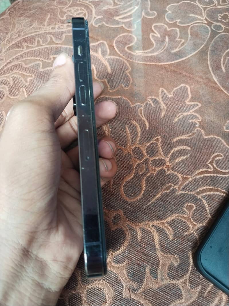 Apple iPhone 14 Pro 0