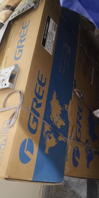 Gree Ac 1 ton Dc inverter Ac like new