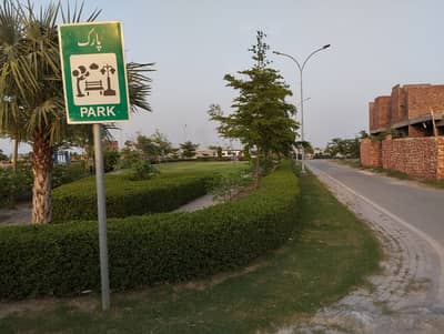 3 MARLA LDA APPROVED PLOT FOR SALE ON IN ETIHAD TOWN PHASE 2 PINE AVENUE ROAD LAHORE