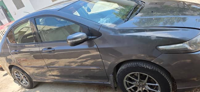 Honda City 2017 Total Genuine Except 1 fender