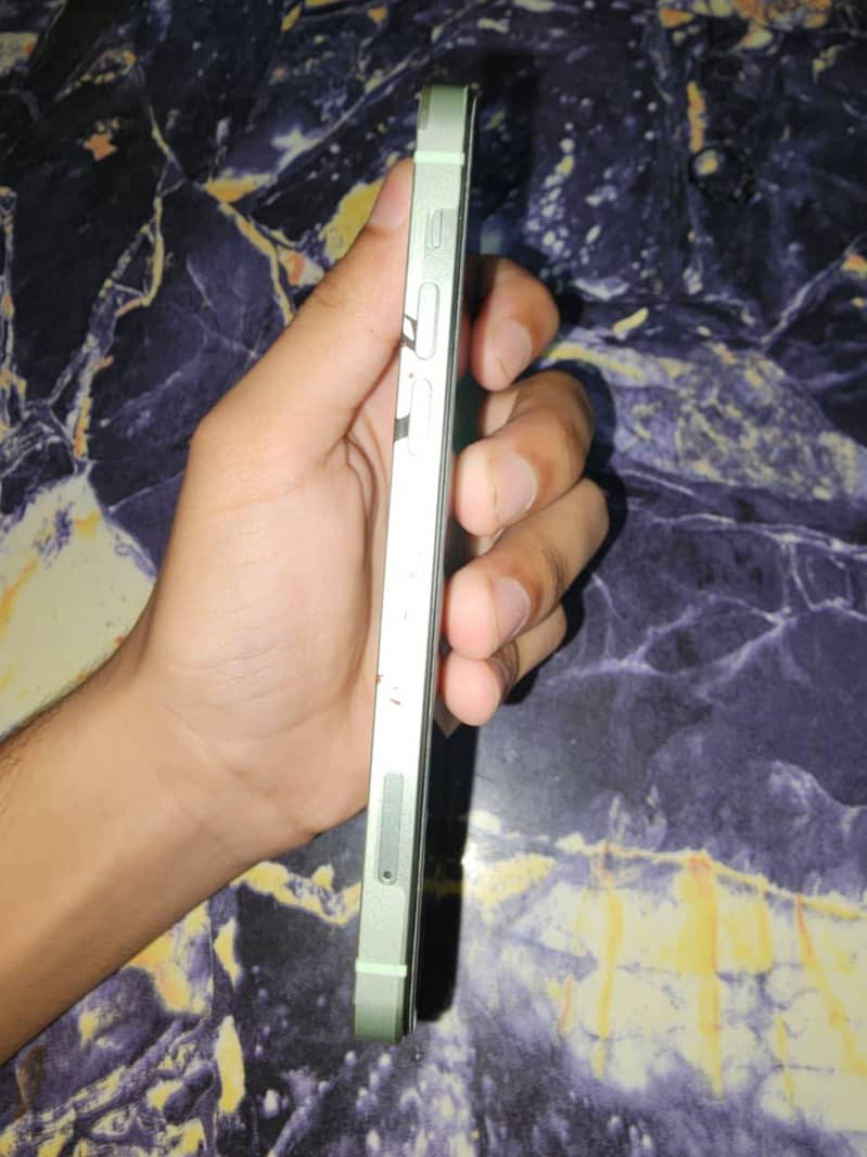 Apple iPhone 12 5