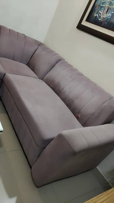 L shaped 7 seater soafa with center table ( Master Molty)