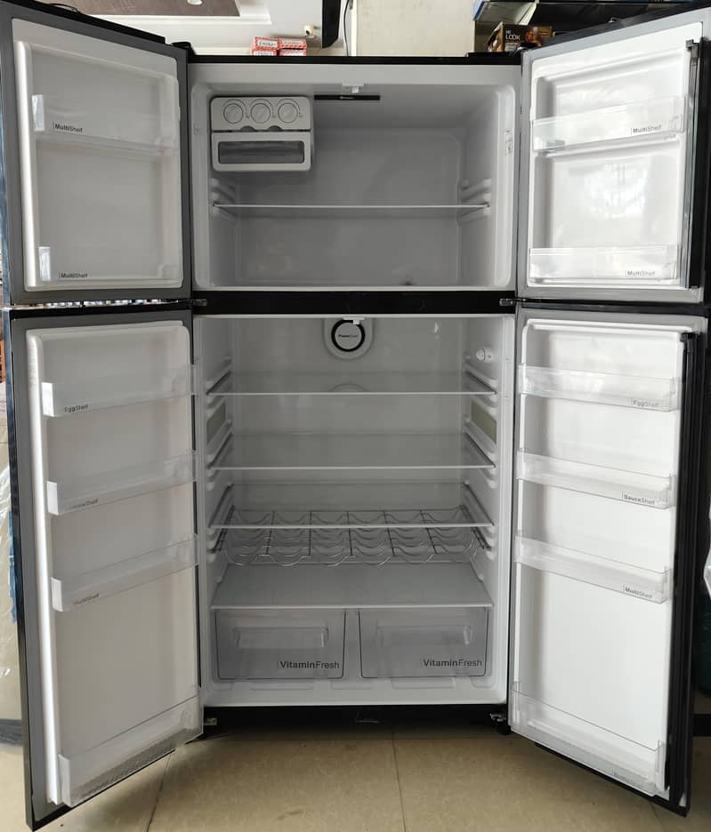 Safe Fridge Multi Door DFD 900 3