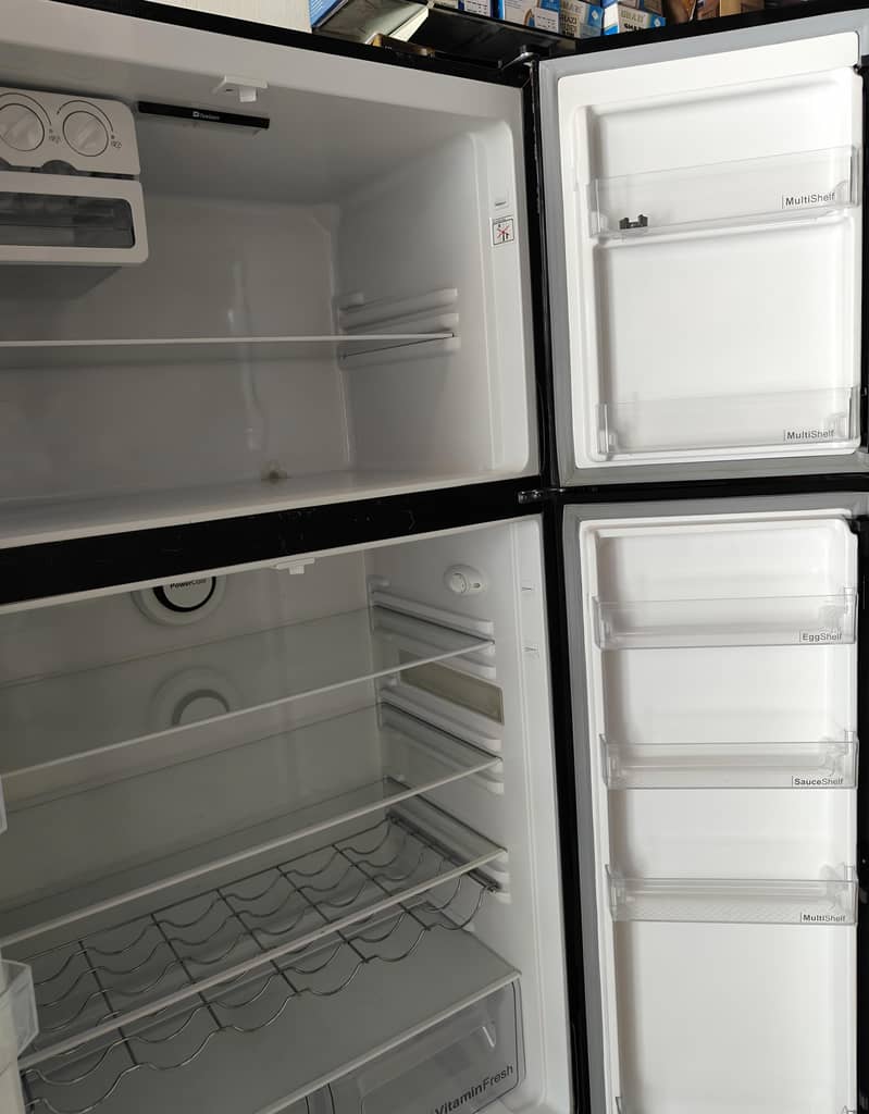 Safe Fridge Multi Door DFD 900 4
