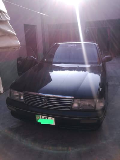 Toyota Crown Royal saloon G