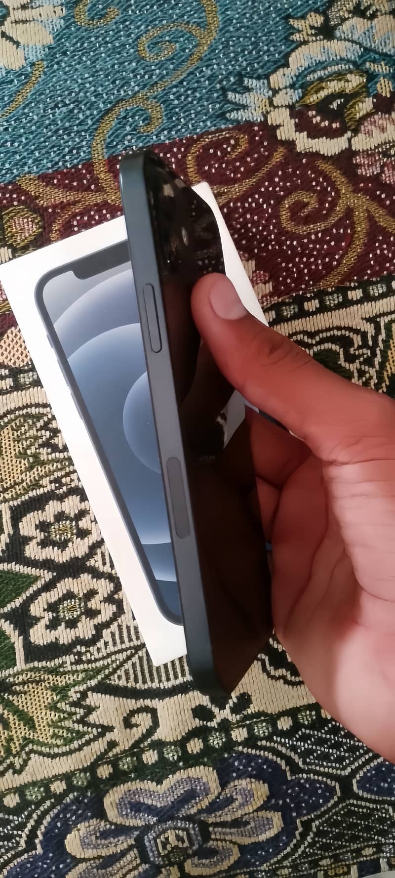 Apple iPhone 12 4