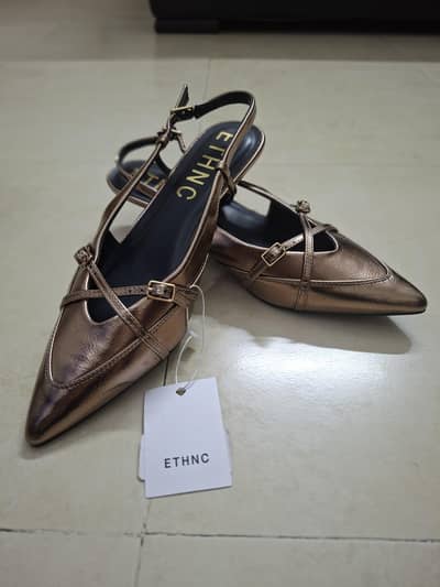 Kitten heels brand (Ethnic)