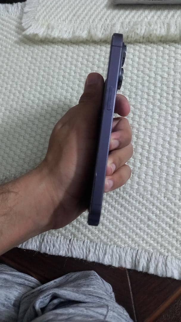 Apple iPhone 14 Pro 1