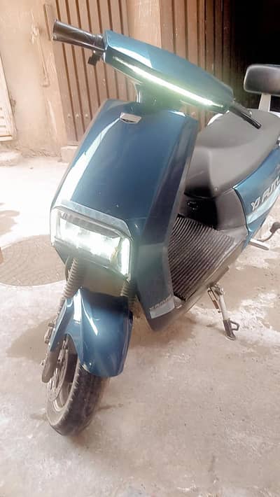YJ Future electric scooty_ Good condition and perfect battery