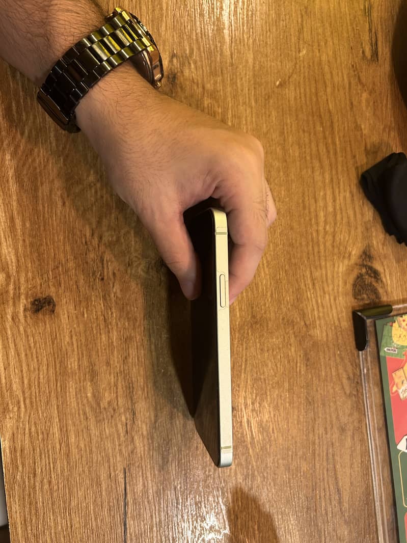 Apple iPhone 12 3