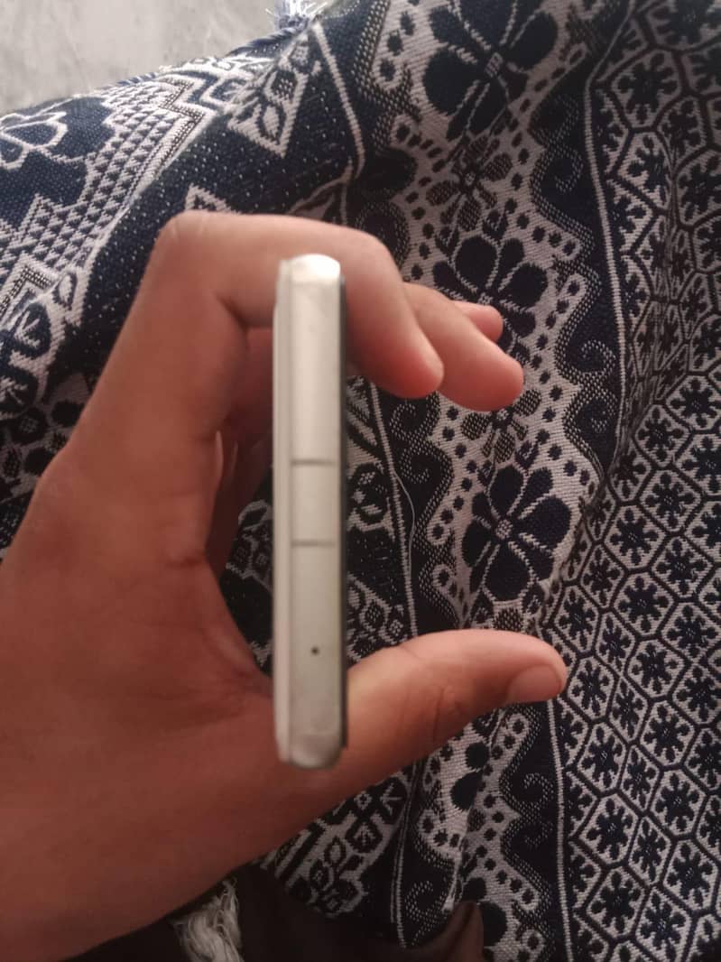 Google Pixel 7a 4