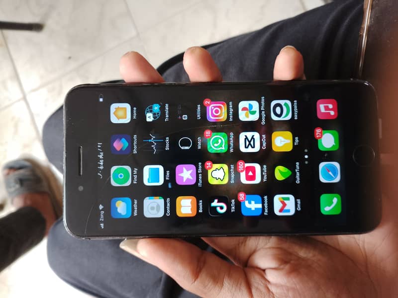 Apple iPhone 7 Plus 2