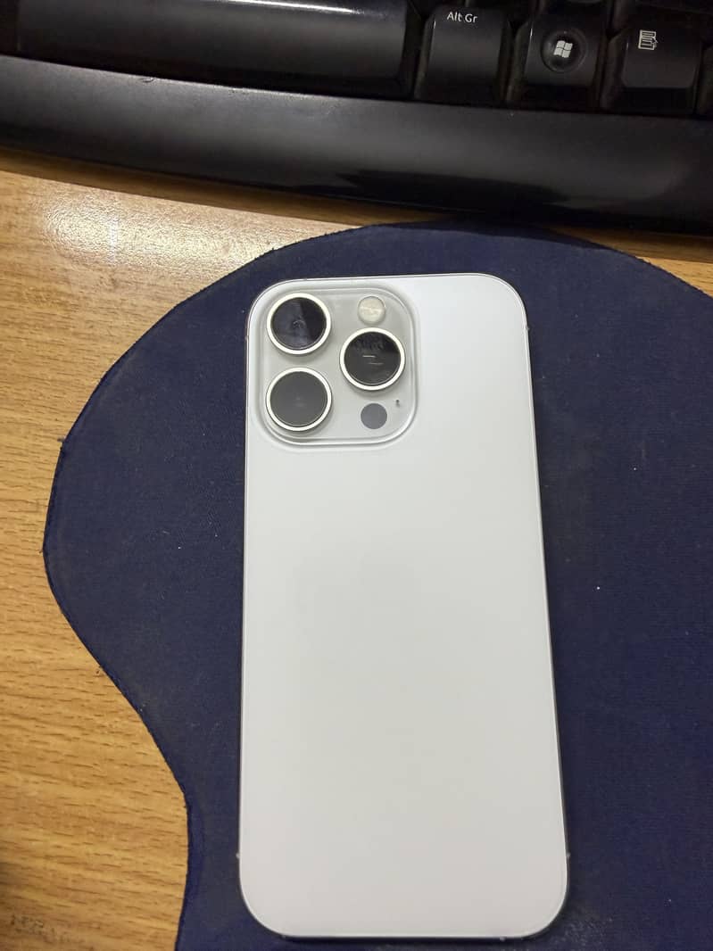 Apple iPhone 16 Pro 0