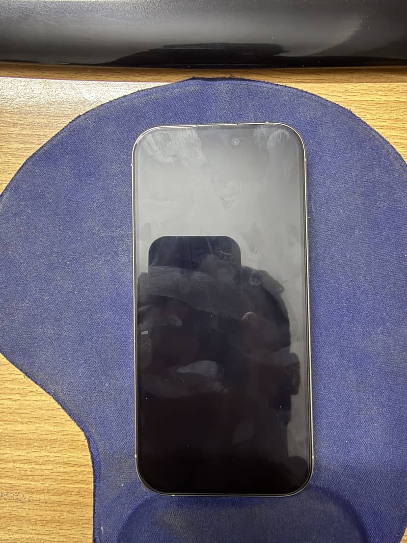 Apple iPhone 16 Pro 1