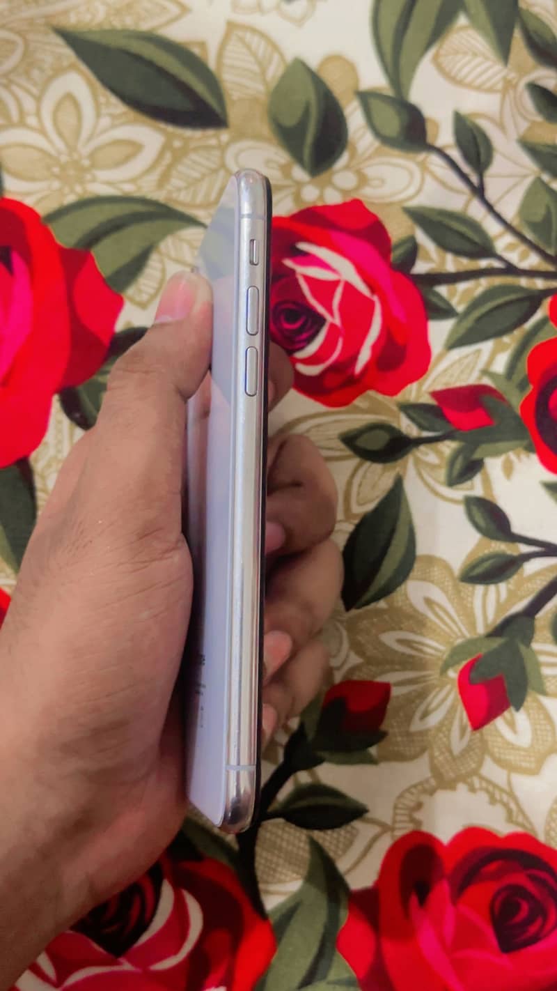 Apple iPhone X 3