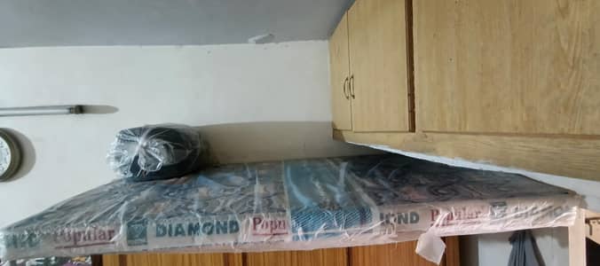 single sofa used urgent sell or charpai be hai Sath me