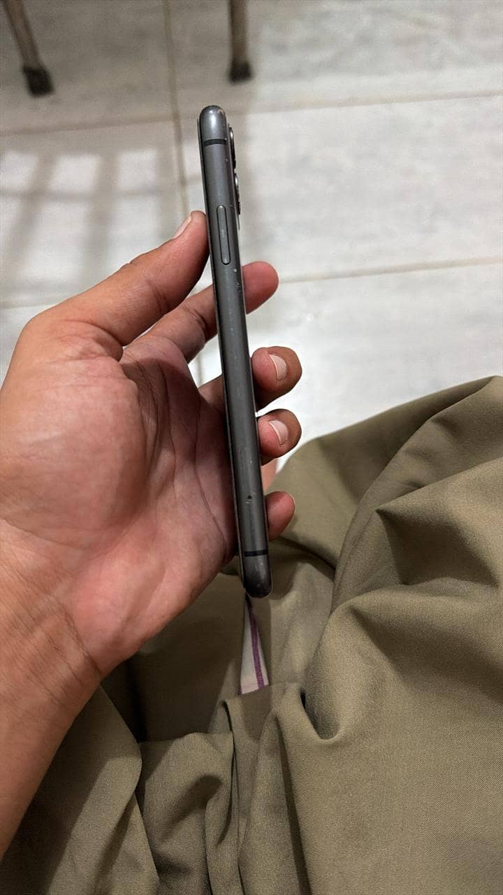 Apple iPhone 11 2