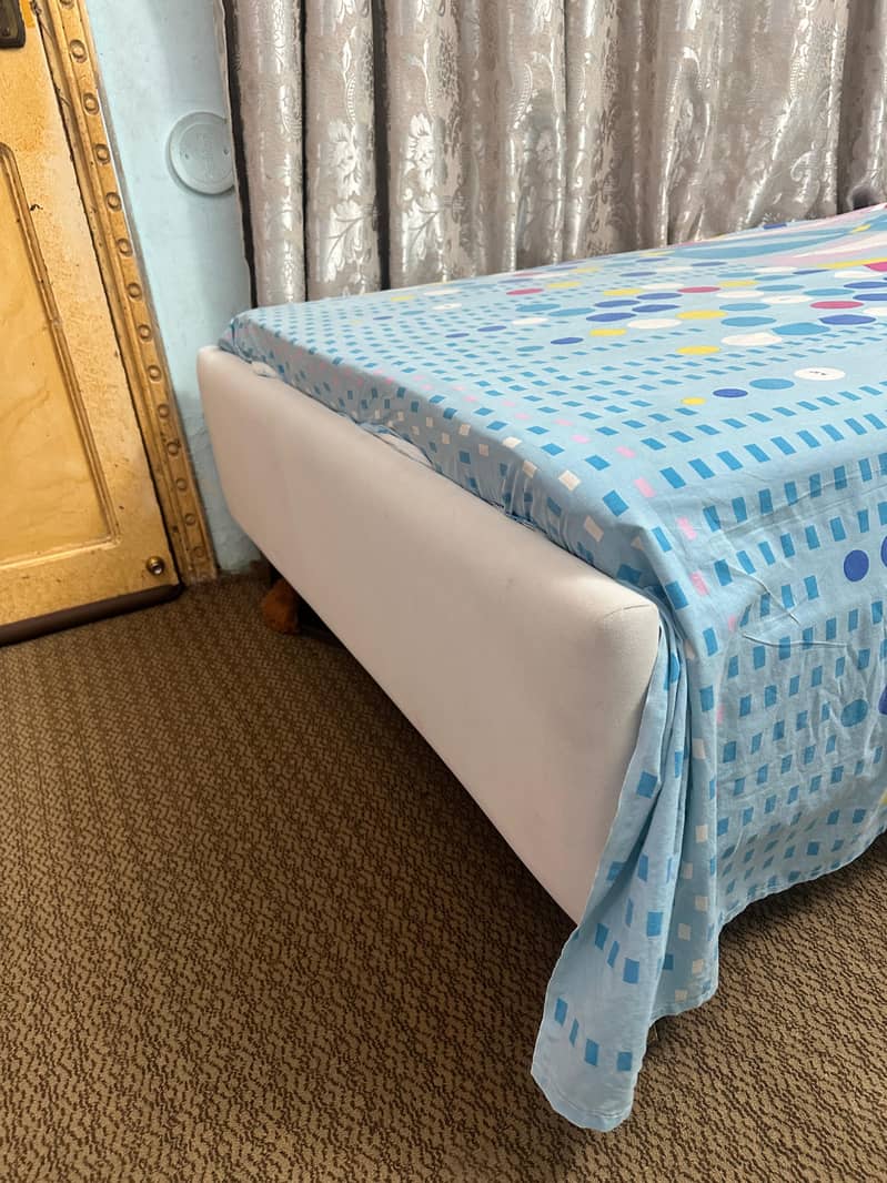 single bed 8