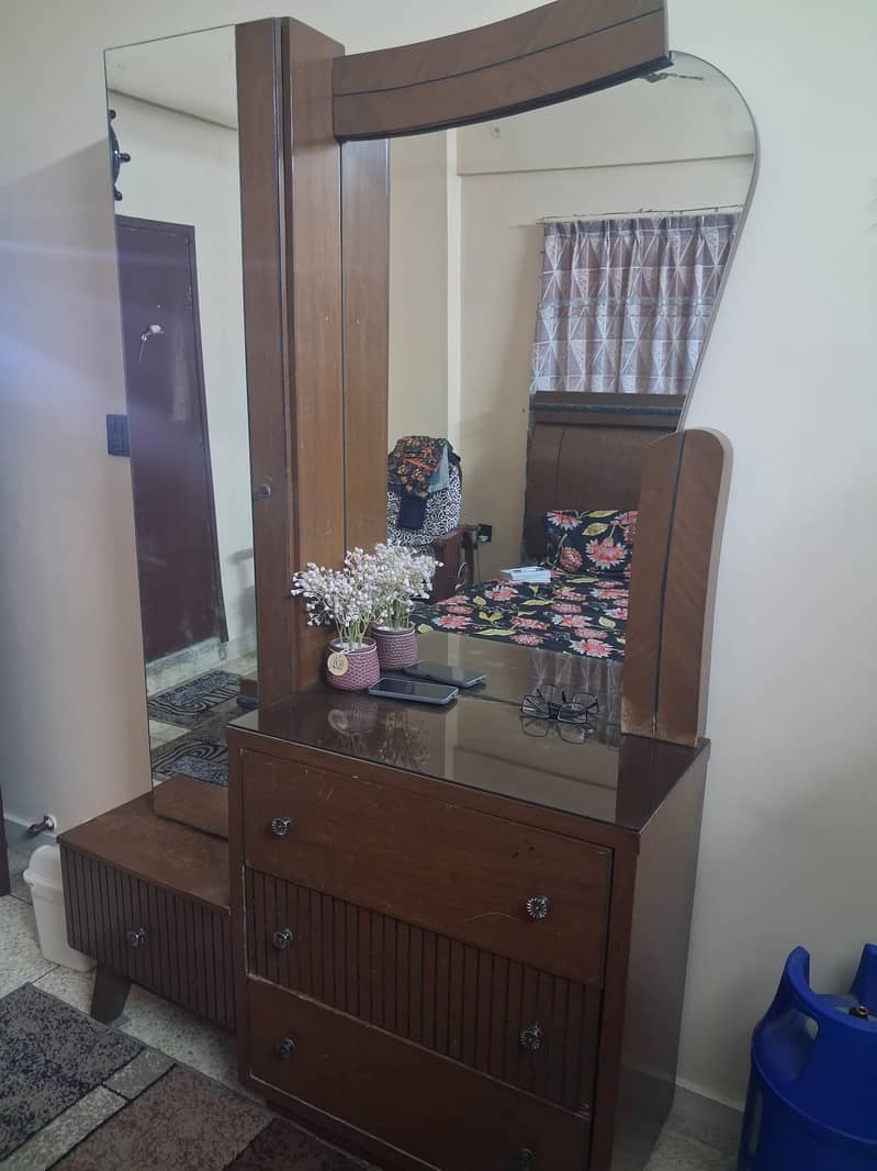 Dressing table 1