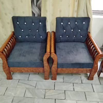 5 seter sofa urgent for sale