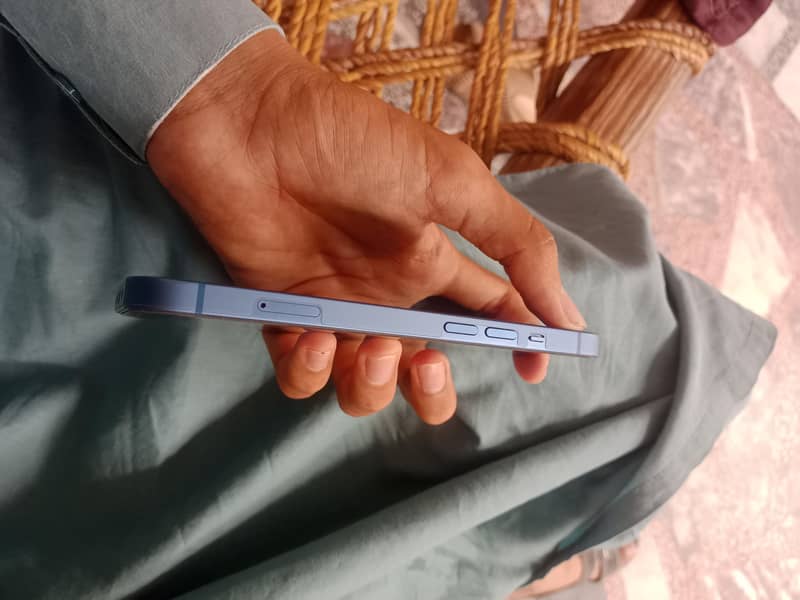 Apple iPhone 13 1