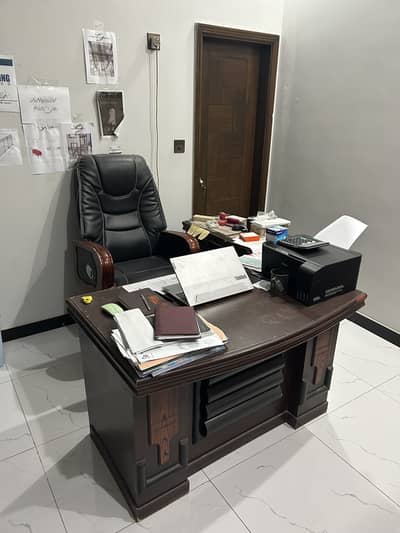 Complete office tables and boss chair