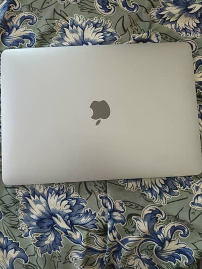 Macbook Pro M2 2022 Model