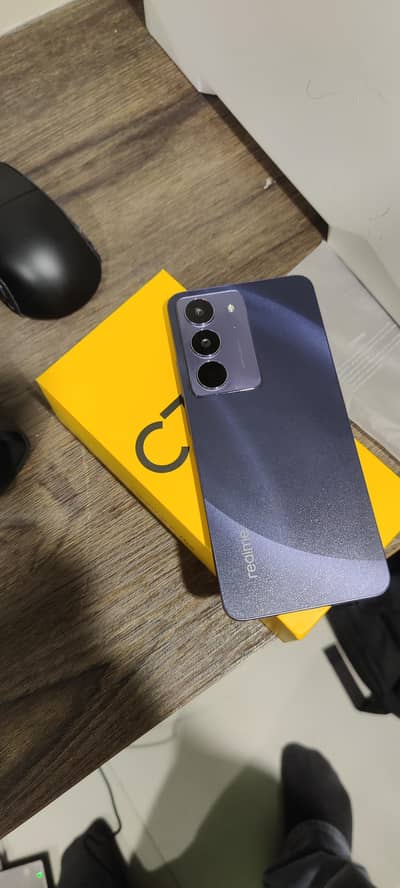 Realme C75x 8gb/128gb, barely used no scratches.