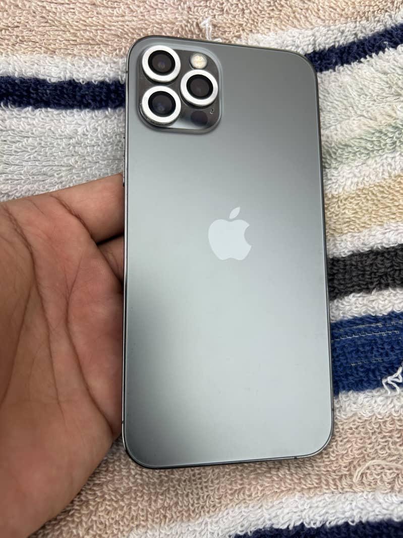 Apple iPhone 12 1
