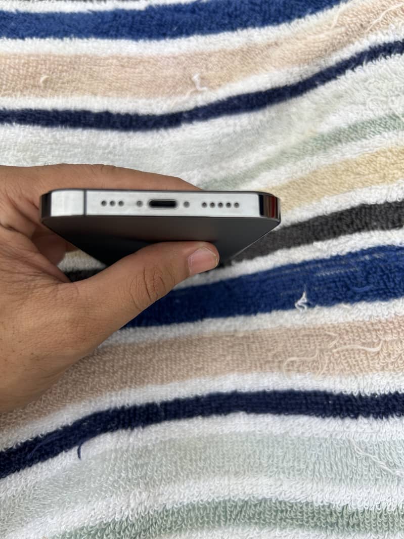 Apple iPhone 12 2