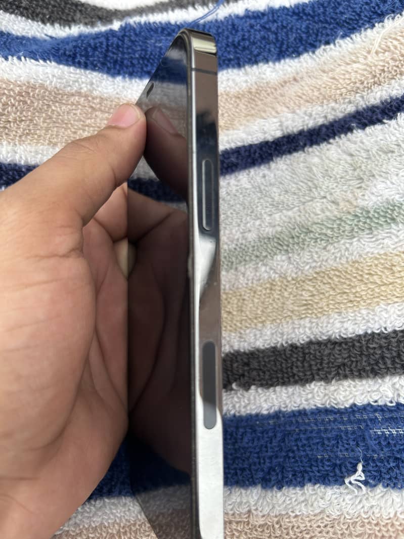 Apple iPhone 12 5