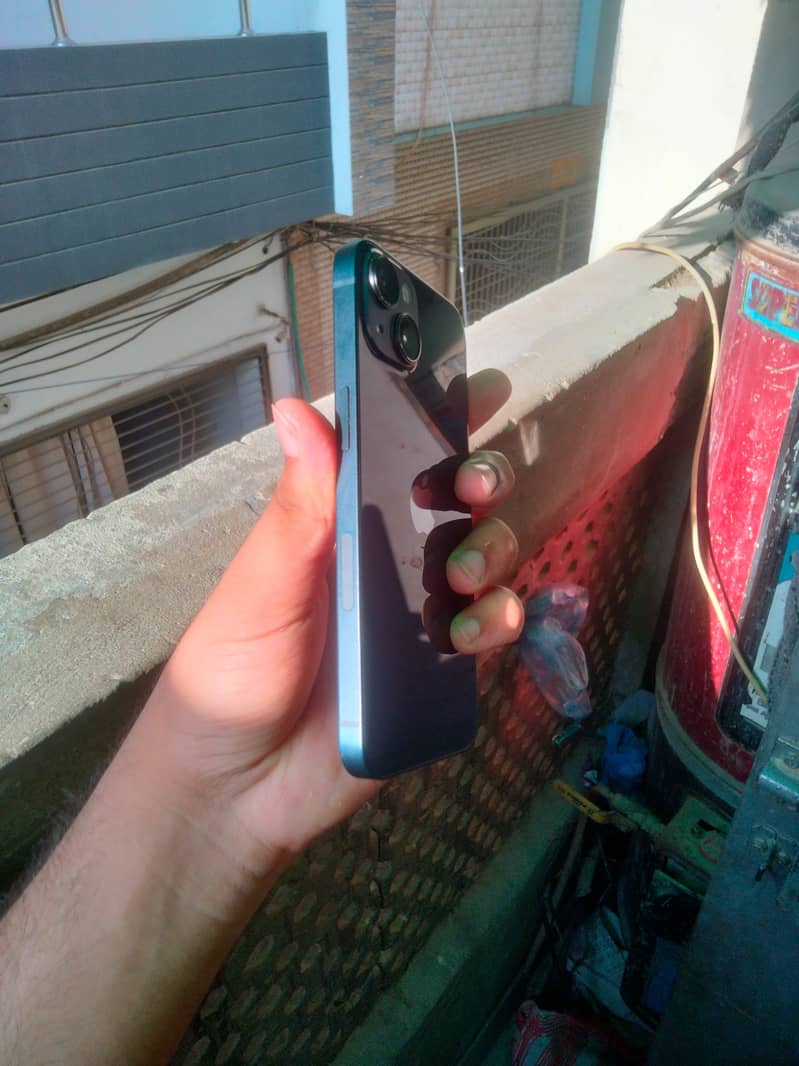 Apple iPhone 13 2