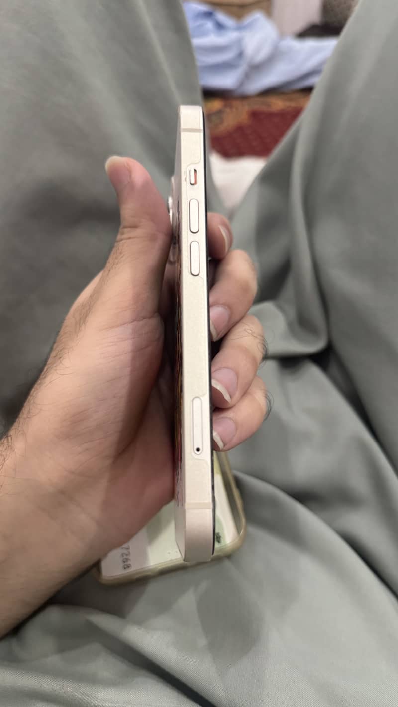 Apple iPhone 13 1